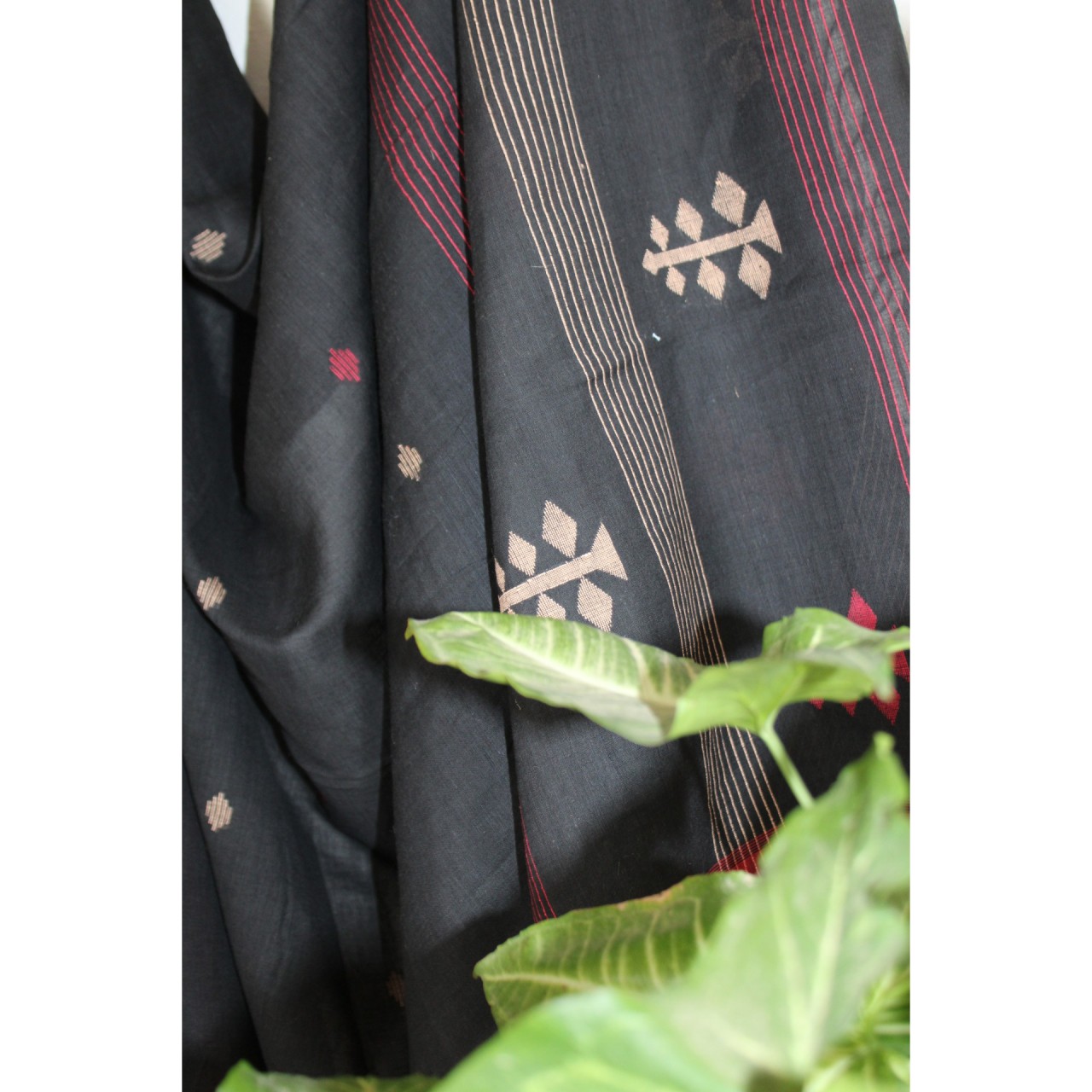 (1152) Cotton Azo-free dyed Jamdani sari from Burdwan with cotton motifs - Black, maroon